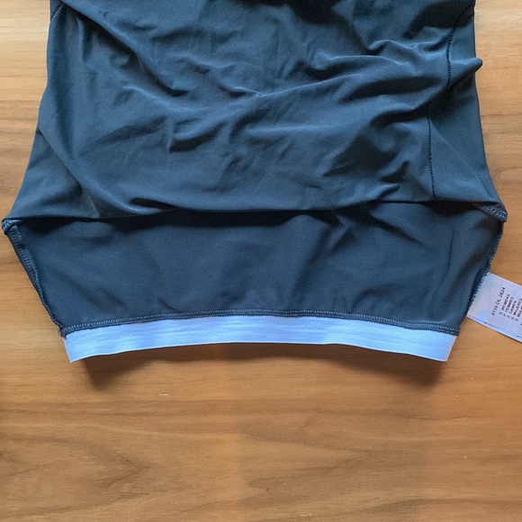 ⚡️3for25$⚡️ Mountain Hardwear workout tank top - Picture 4 of 4